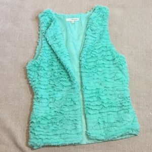 Self Esteem Girls Fuzzy Cozy Vest. Size14/18. Nice